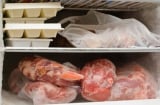 Bảo quản thịt chín trong tủ lạnh kiểu này: Cứ tưởng an toàn hóa ra 'rước' mầm mống ung thư vào người