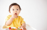 4 sai lầm khi cho trẻ ăn khiến trẻ chậm lớn còi xương, nuôi mãi vẫn thấp lùn hơn con hàng xóm