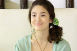Song Hye Kyo cứ mặc gì trong phim là ngoài đời lại thành hot trend
