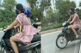 Phóng xe vù vù trên đường nhưng cô gái lại đội mũ bảo hiểm theo phong cách 'độc lạ' khiến ai cũng ngạc nhiên