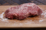 Rắc thứ này lên thịt bò rồi nấu, đảm bảo thịt thơm mềm gấp đôi, tan ngay trong miệng