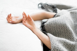Ngủ trùm chăn kín đầu là dại: 4 tác hại cực kỳ nguy hiểm khiến bạn phải bỏ thói quen này