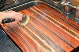 4 cách làm sạch thớt gỗ siêu nhanh, đánh bay vi khuẩn hiệu quả