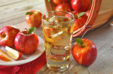 Uống nước ép táo rẻ bèo, tốt cho sức khoẻ như 'nhân sâm' tội gì không thử