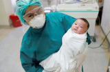 Bé sơ sinh 1 tháng tuổi chiến thắng Covid-19 nhờ 4 loại thuốc chống virus