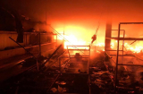 Cửa hàng điện máy bất ngờ bốc cháy dữ dội, thiệt hại hơn 2 tỷ đồng