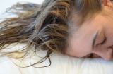 Những thói quen trước khi ngủ khiến sức khỏe của bạn tụt dốc thảm hại