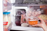 Sai lầm khi bảo quản thực phẩm trong tủ lạnh vào mùa hè khiến cả nhà nhập viện