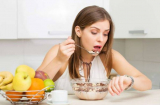 Những sai lầm khi ăn tối khiến bạn tăng cân trầm trọng, ảnh hưởng tới sức khỏe