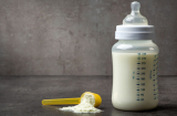 6 việc mẹ tuyệt đối không được làm khi pha sữa công thức cho bé