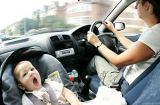 Để con ngồi ghế trước xe ô tô, cha mẹ cần đảm bảo các yếu tố này