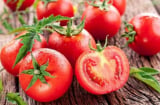 Cà chua rất bổ nhưng ăn sống hay nấu chín tốt hơn?