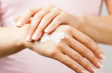 Bật mí bí quyết  chăm sóc da tay vào mùa đông để da không bị thô ráp, sần sùi