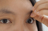 Không phải điềm lành hay gở, mắt chớp liên tục, mí mắt giật giật là dấu hiệu cảnh báo 6 nguy cơ sức khỏe