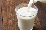 Cho con uống sữa trước khi ngủ tăng chiều cao rất tốt nhưng tránh 3 sai lầm kẻo tác dụng ngược