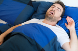 Chuyên gia cảnh báo: 'Sát thủ' trong giấc ngủ dễ gây đột quỵ cho nam giới, nhiều người còn thờ ơ