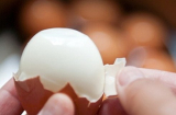 Chỉ 1 mẹo nhỏ trứng luộc cực kỳ dễ bóc vỏ, ăn đậm đà dinh dưỡng tăng gấp đôi