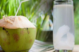 Uống nước dừa buổi sáng tốt cho hệ tiêu hóa, nhưng uống vào 3 khung giờ này lợi ích tăng gấp đôi