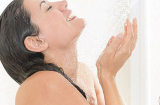 Phụ nữ khi tắm xoa bóp kỹ bộ phận này giúp trẻ lâu, sống thọ