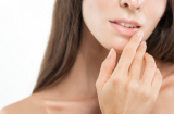 4 cách chăm sóc da môi để thoát cảnh môi thâm sì, nhợt nhạt thiếu sức sống