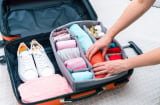 7 mẹo gấp quần áo vào vali siêu nhanh và gọn gàng, giúp bạn vi vu mang theo cả thế giới