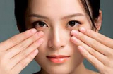 Mắt thâm quầng không chỉ do thức khuya mà cơ thể đang âm thầm 'chống chịu' 5 vấn đề sức khỏe sau