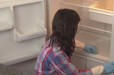 Lau tủ lạnh đừng dùng nước lã: Hòa thứ này vào tủ hết mùi hôi, sạch tinh như mới