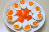 3 cách làm trứng muối tại nhà đơn giản, đảm bảo thành công ngay từ lần đầu