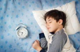 Trẻ tự ngủ và trẻ phải ru mới ngủ có sự khác biệt khi lớn: Chênh lệch về chỉ số IQ và chiều cao