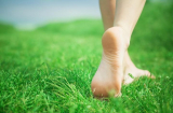 4 lợi ích tuyệt vời của việc đi bằng chân trần mà bạn không nên bỏ qua