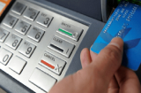 Rút tiền ở ATM bị nuốt thẻ: 3 bước cần làm để lấy lại thẻ nhanh chóng
