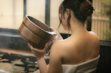 Học người Nhật làm đúng 1 việc tốn 90 giây trong nhà tắm sẽ bớt đau lưng bụng nhỏ bất ngờ