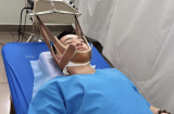 Nghệ sĩ Quang Minh gây hoang mang khi đăng ảnh đang nằm trên giường bệnh