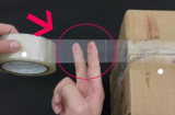 Dùng 2 ngón tay cắt băng dính còn nhanh hơn dùng kéo: Mẹo hay nhưng nhiều người không biết mà dùng, quá phí