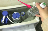 Đặt một chai nhựa vào bể chứa nước của bồn cầu: Lợi ích rất tuyệt vời, bạn sẽ tiếc vì không biết sớm