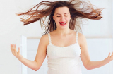 5 bí kíp đơn giản giúp chị em duy trì được mái tóc khỏe đẹp, ít gãy rụng trong thời gian mang bầu