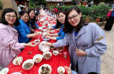 Phụ nữ Trung Quốc mở tiệc ăn mừng coi ly hôn là ''ngày tái sinh''