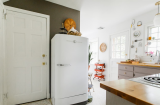 Tủ lạnh để đối diện 3 chỗ này là sai lầm, nhiều nhà làm sai mà không biết nên tiền bạc rủ nhau đi