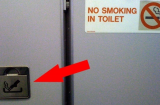 Tại sao máy bay cấm hút thuốc nhưng vẫn có gạt tàn? Câu trả lời đáng ngạc nhiên