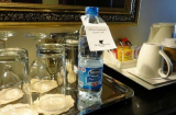 Khi đến khách sạn, vì sao không nên uống nước trong phòng? Nguyên nhân khó ai ngờ