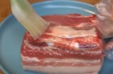 Làm thêm 1 bước trước khi bỏ thịt lợn vào tủ lạnh, thịt để cả tháng vẫn tươi ngon