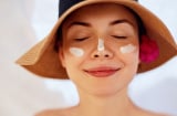5 sai lầm nhiều người thường hay mắc phải khi bôi kem chống nắng khiến da bị đen sạm, không đều màu