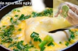 Rán trứng cho thêm vài giọt này trứng nở phồng, xốp mềm, 2 quả mà như 4 quả
