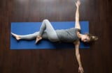 5 động tác yoga đơn giản nhất giúp ngủ ngon