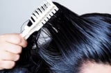 Tóc dầu nên gội đầu bao nhiêu lần 1 tuần?