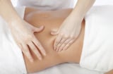 Mách nàng cách massage giảm mỡ bụng trước khi ngủ đúng chuẩn