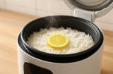 Thêm một lát chanh khi nấu – cách đơn giản giúp cơm lâu thiu hơn trong điều kiện khí hậu nóng ẩm
