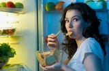 5 việc tuyệt đối không làm sau 9h tối, kẻo bệnh tật “ghé thăm”