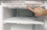 Giảm hóa đơn tiền điện bất ngờ nhờ mẹo đặt khăn giấy trong tủ lạnh – Ai cũng làm được