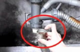 Đường ống tắc cứng? Mẹo xử lý siêu đơn giản tại nhà, không cần gọi thợ tốn kém!